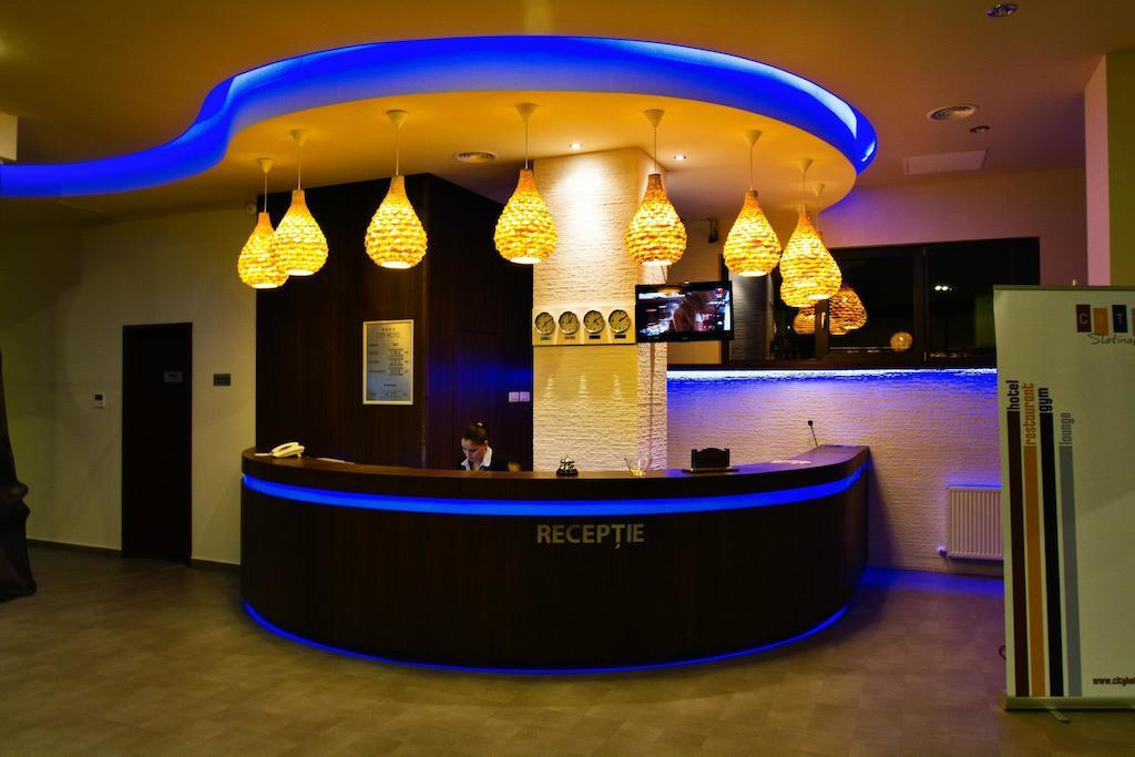 City Hotel 슬라티나 외부 사진