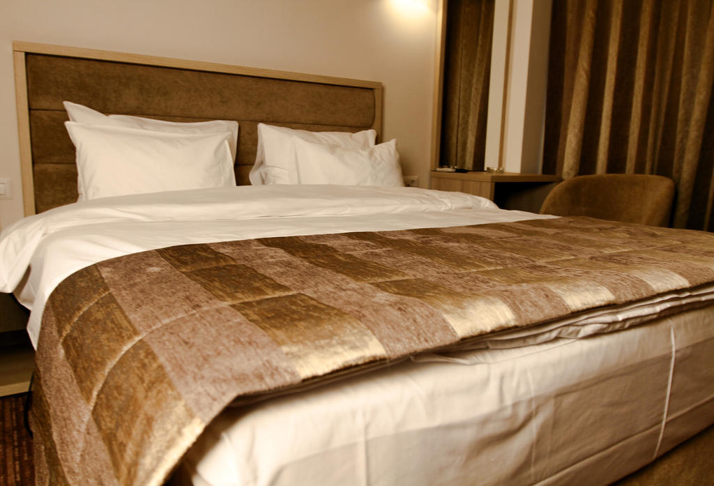 City Hotel 슬라티나 객실 사진