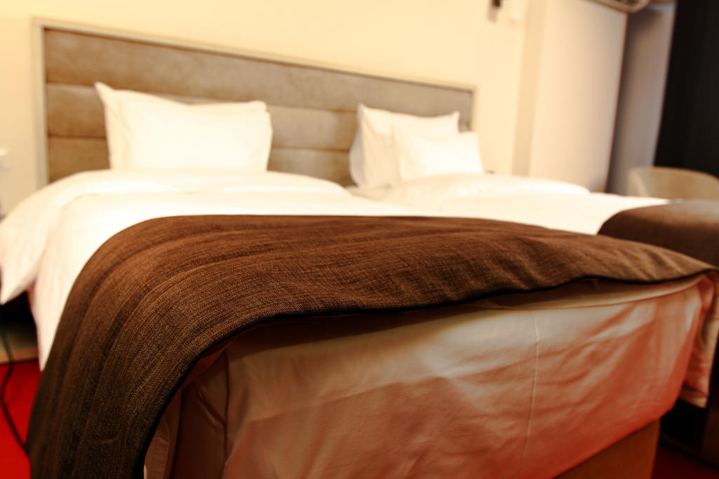 City Hotel 슬라티나 객실 사진