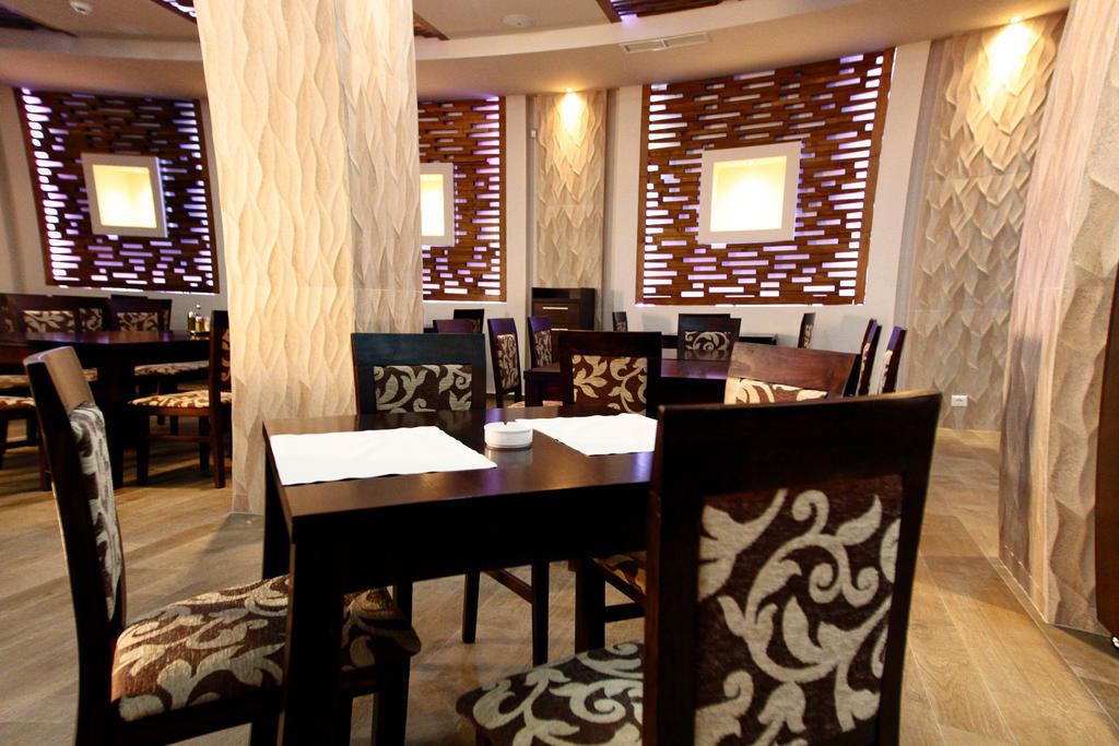 City Hotel 슬라티나 외부 사진