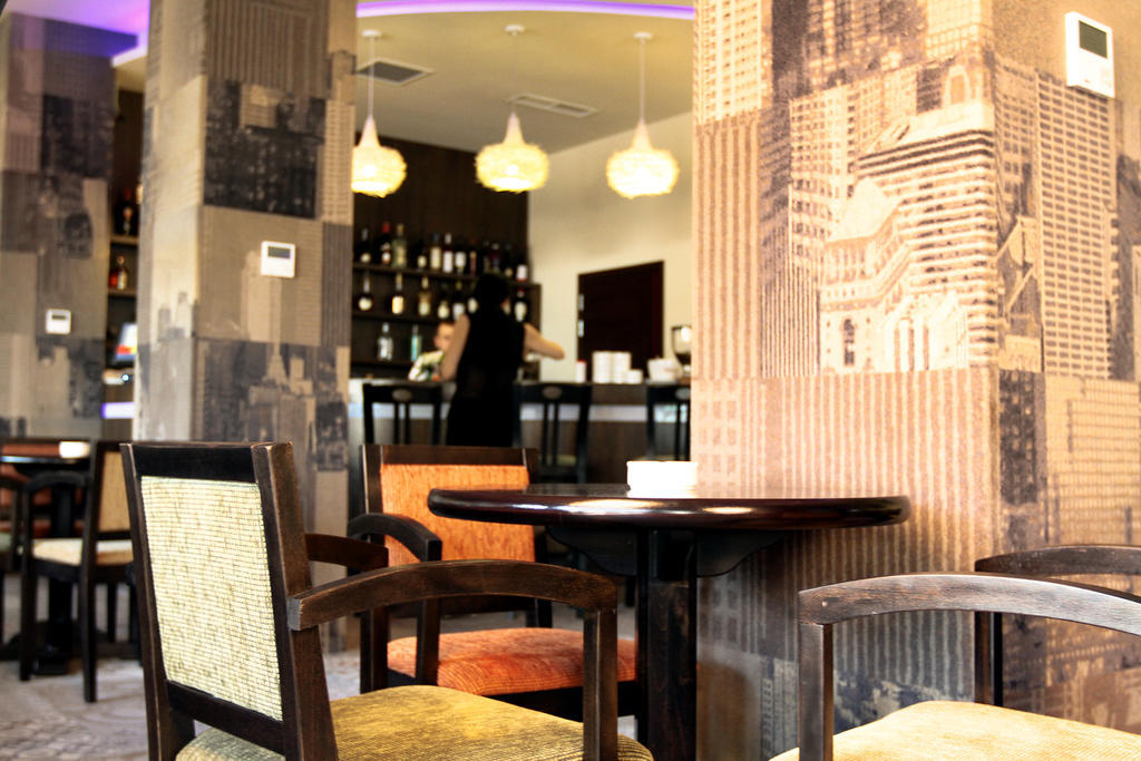 City Hotel 슬라티나 외부 사진